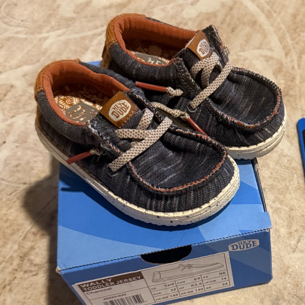 Hey Dude Kids Moccasins - Black and Cream